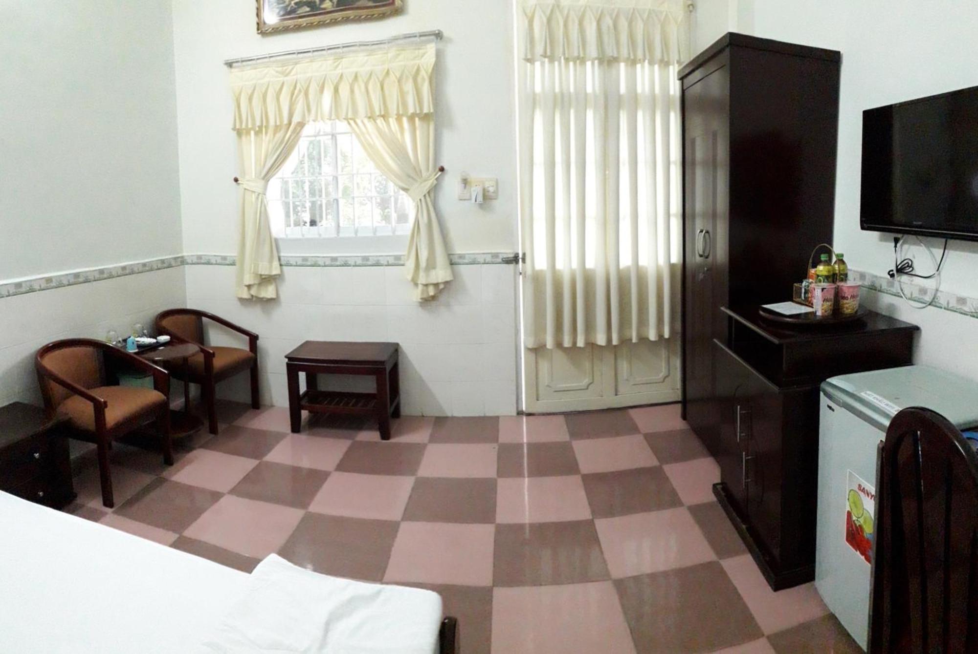 Khách Sạn Ngọc Hân Ap Vinh Phu Extérieur photo